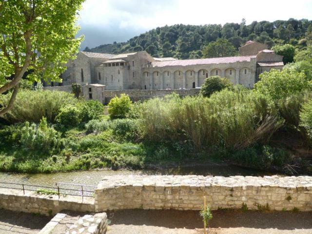 Maison De Caractere Face A L Abbaye De Lagrasse Villa Eksteriør bilde